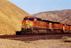 BNSF4395.jpg (81610 bytes)